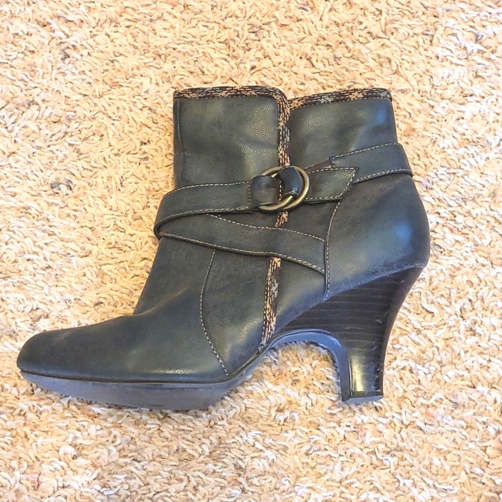 5/$25⭐️ MUDD Delphine Ankle Boots